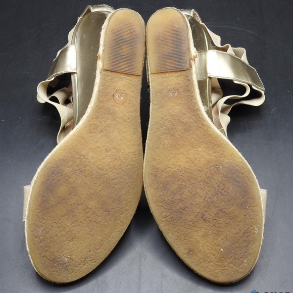 Fendi Women's Gold Carioca Patent Leather T-strap Wedge Sandals Size 35.5 w/ COA - Picture 9 of 12